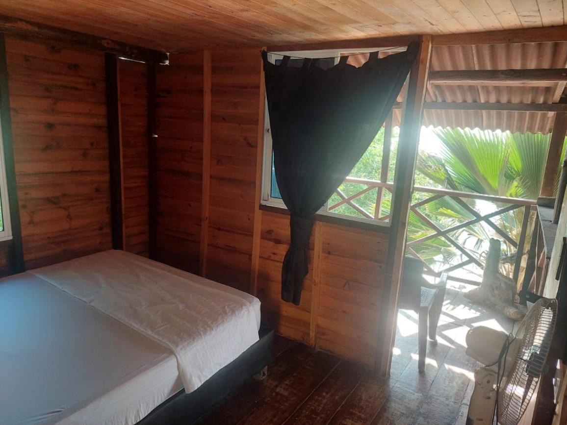 A Orilla Del Mar En Baru Hostel Cartagena Luaran gambar